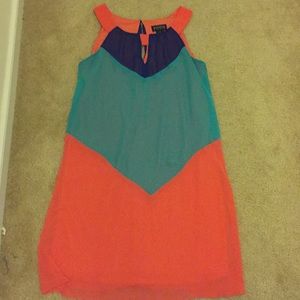 Color blocked sundress. Keyhole at neckline.